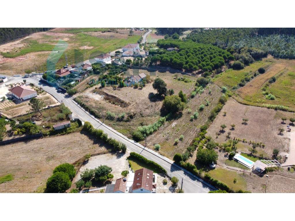 Moradia Térrea para Restauro | Terreno de malha urbana com 9.004 m²-9