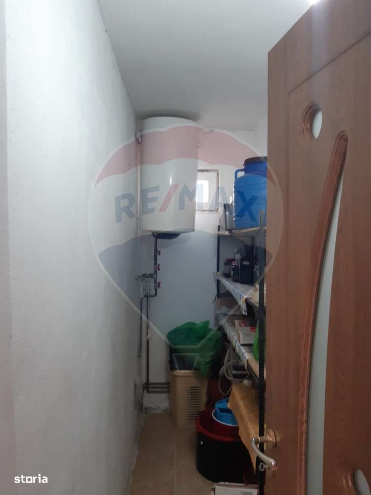 Casă / Vilă cu 7 camere de vânzare în zona Bran-Tohanita-16