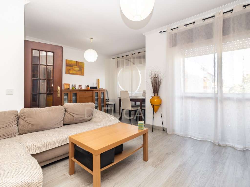 R363 APARTAMENTO T3 muito bem localizado-9