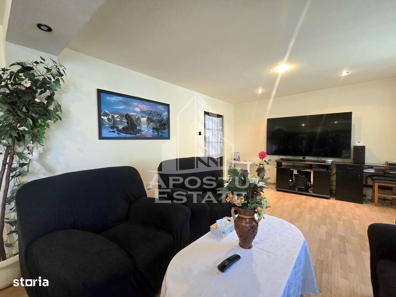 Casa individuala cu 4 camere si 2 garaje,  zona Lipovei - Imagine principală: 4/20