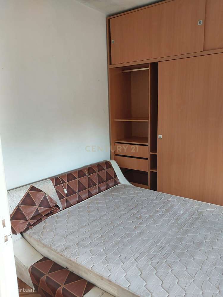 Moradia T4 com terreno perto do centro da cidade - Grande imagem: 4/8