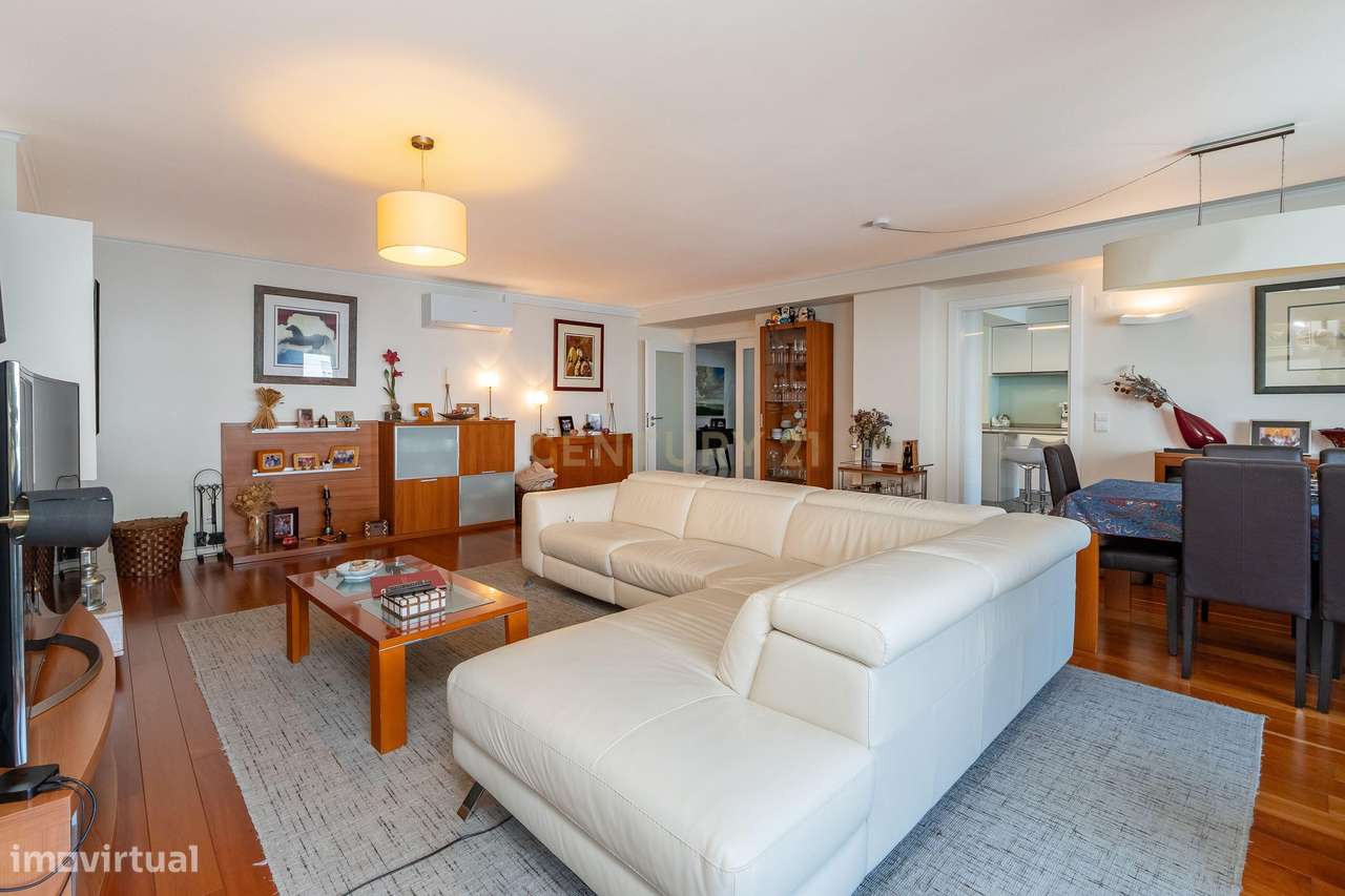 Apartamento T4 Com Varanda Garagem E Arrecadacao Lumiar Quinta Da