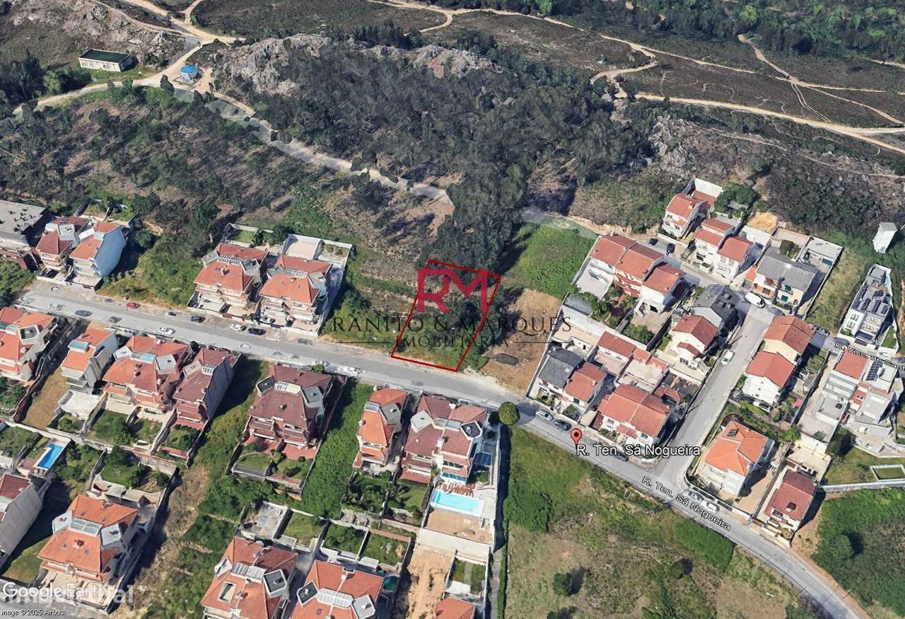 LOTE COM PROJETO APROVADO PARA CONSTRUÇÃO DE MORADIA DE 3 FRENTES |...-6