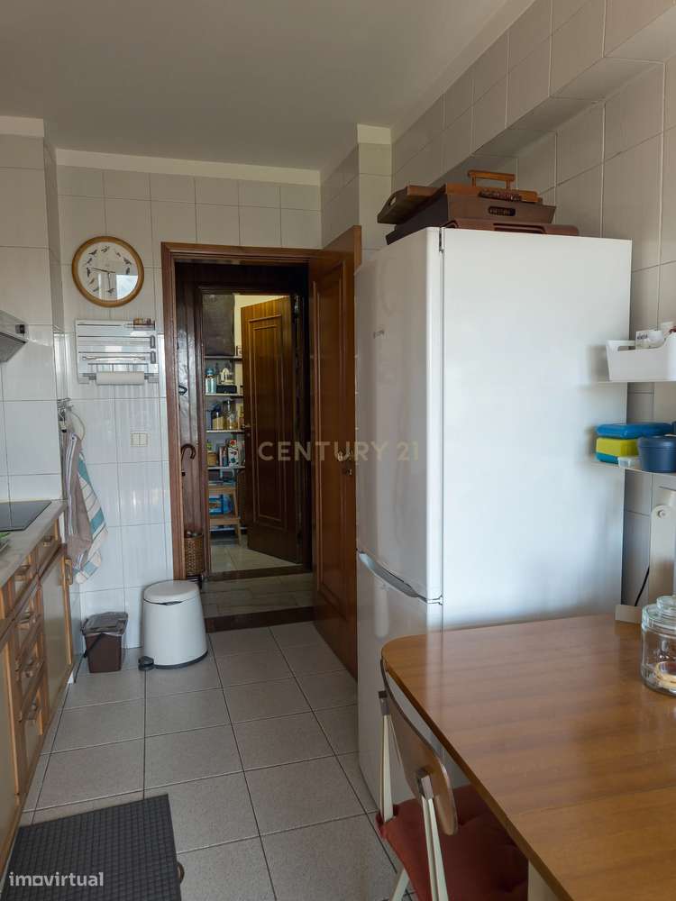 T2+1 com lugar de garagem em frente ao Hotel Ipanema Park-8
