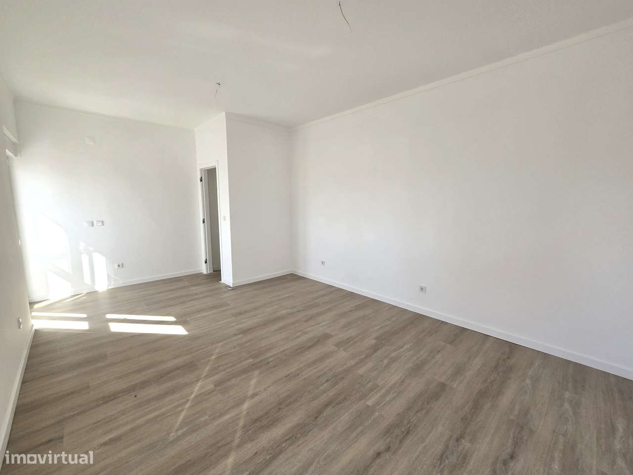 T3 no Barreiro com Suíte, Open Space, Duas Marquises, Vista Desafogada-8