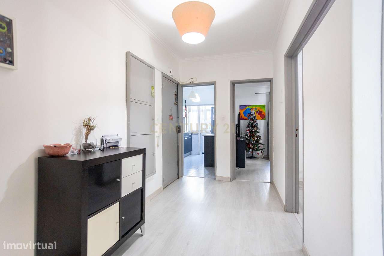 Apart. T2 c/70m2 na P. Stº Adrião - Rua Padre António Vieira-2