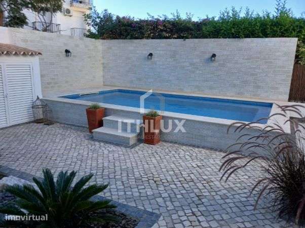Villa de luxo impecavelmente apresentada com piscina e jardins em Tavi-37