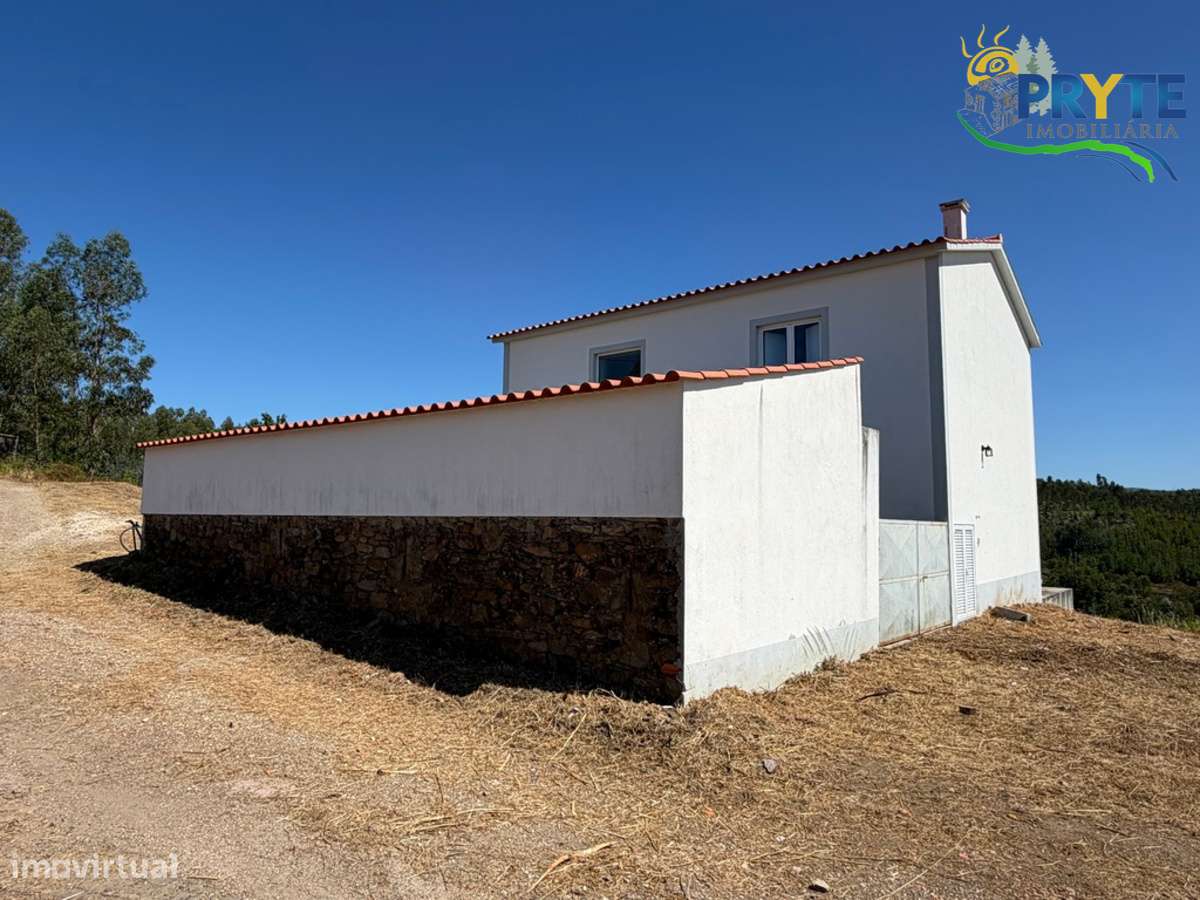 Quinta com moradia T3 , anexos e ruínas em Pedrógão Grande-22