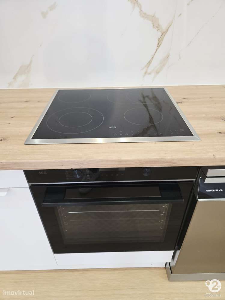 Moradia T0 Duplex totalmente remodelada no Bonfim-17