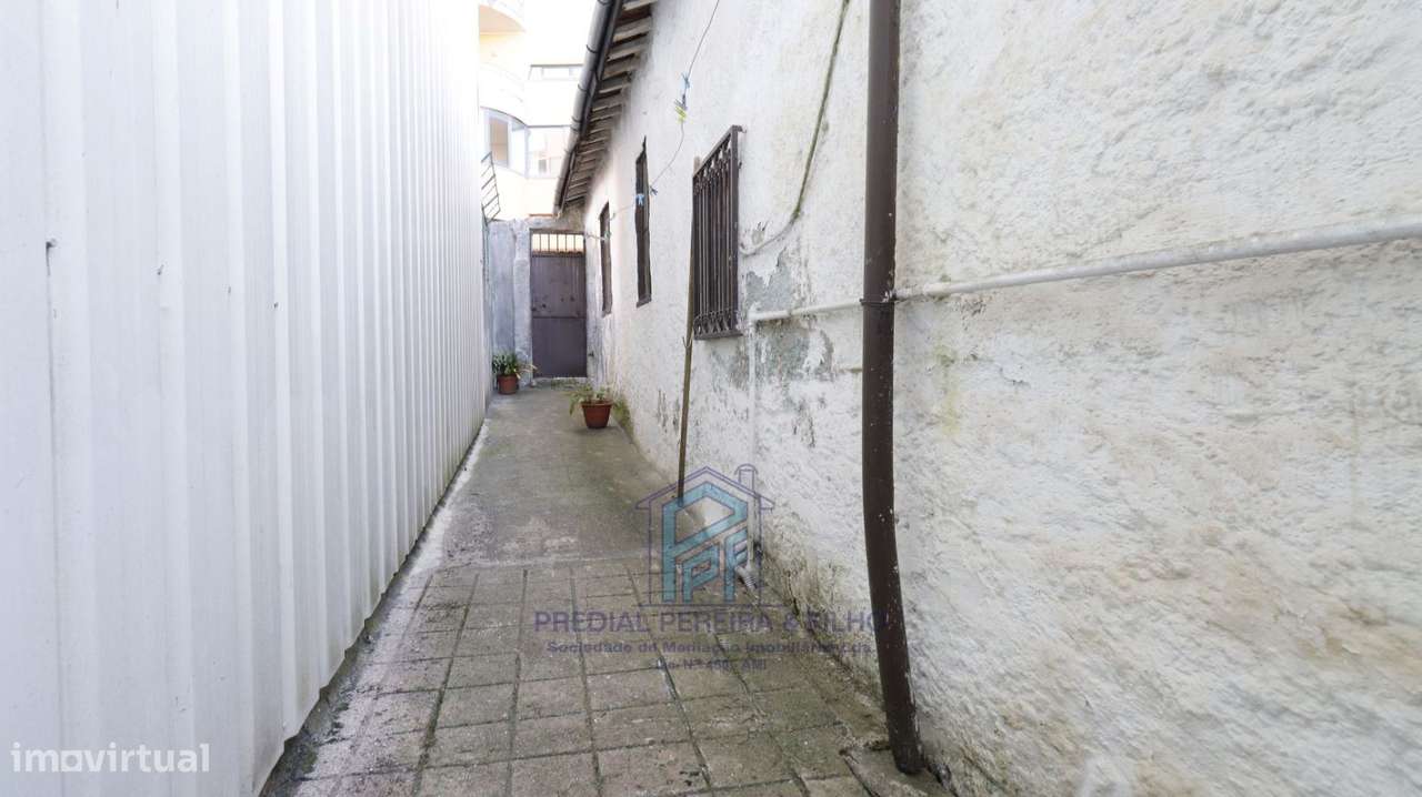 Moradia Térrea para restaurar - Rio Tinto / Areosa-16