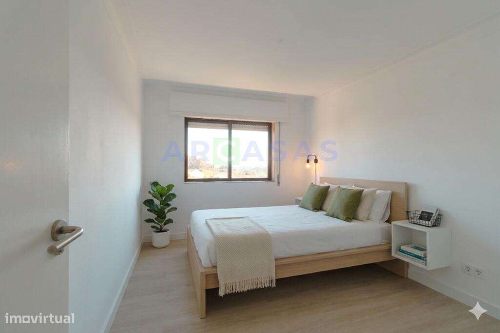Apartamento T2 renovado e com varanda em Santegãos, Rio Tinto, Gondoma-11