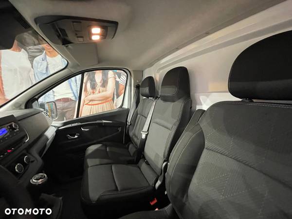 Renault Trafic - 19