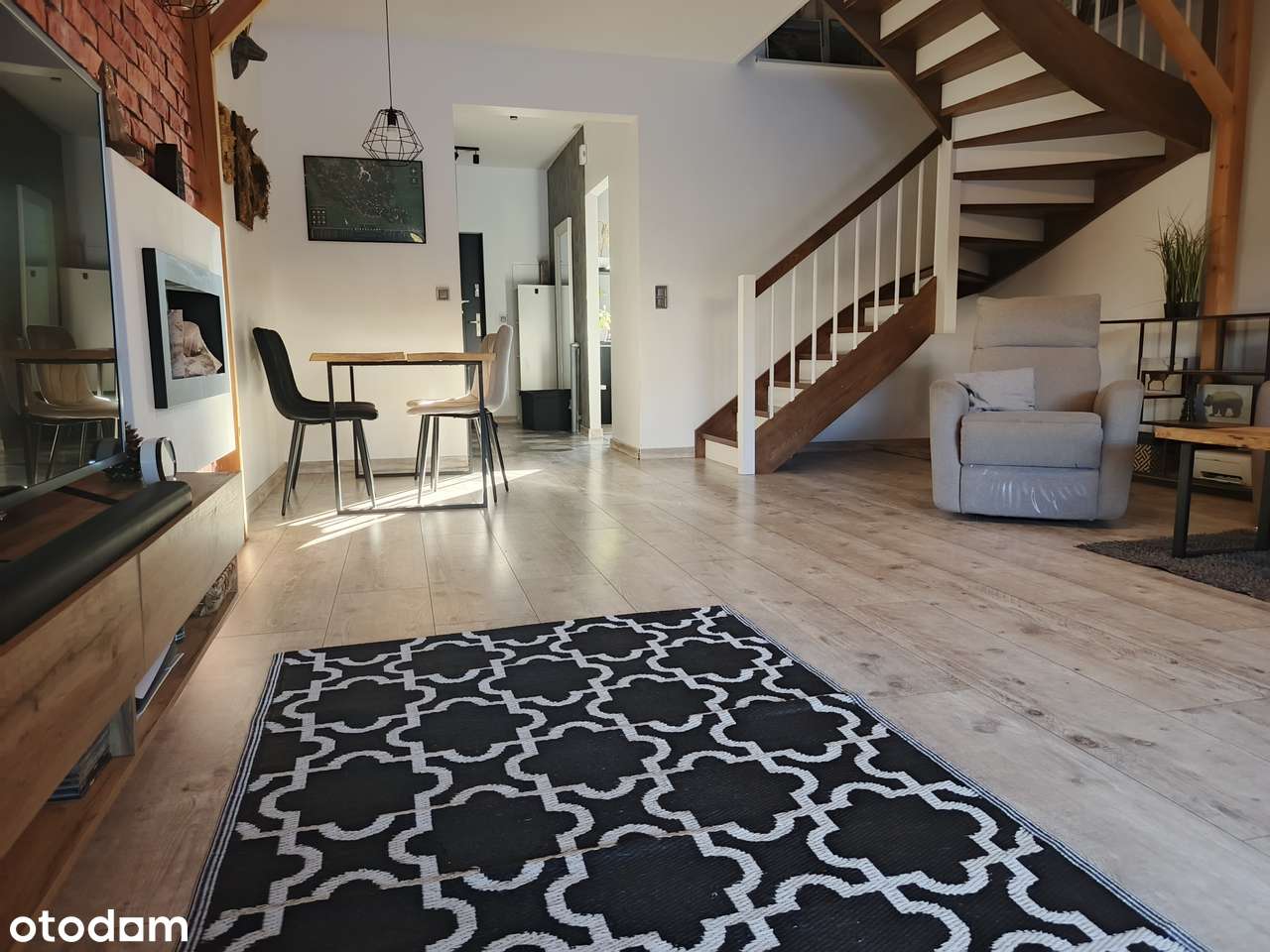 Nowoczesny szeregowiec z duszą i ogrodem – Słupsk, ul. Sławieńska - Pełny obrazek: 2/19