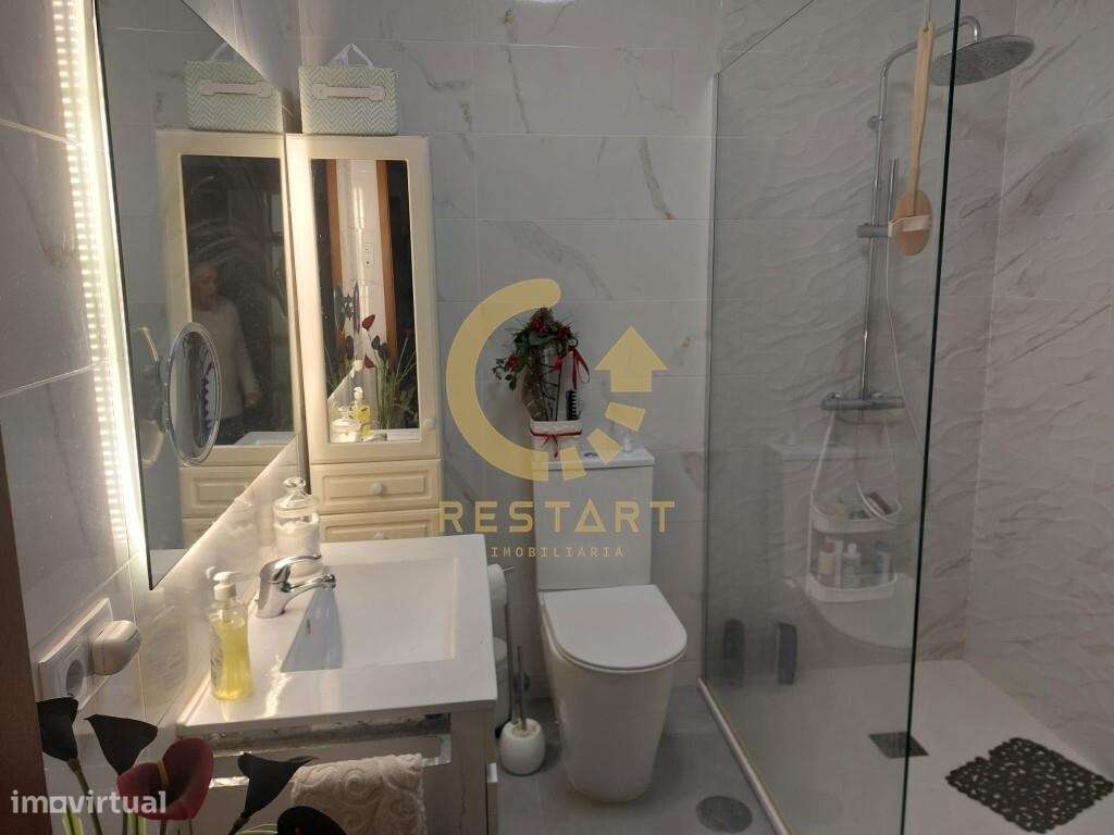 Moradia T4 geminada de 3 frentes em Baguim do Monte, Gondomar-16