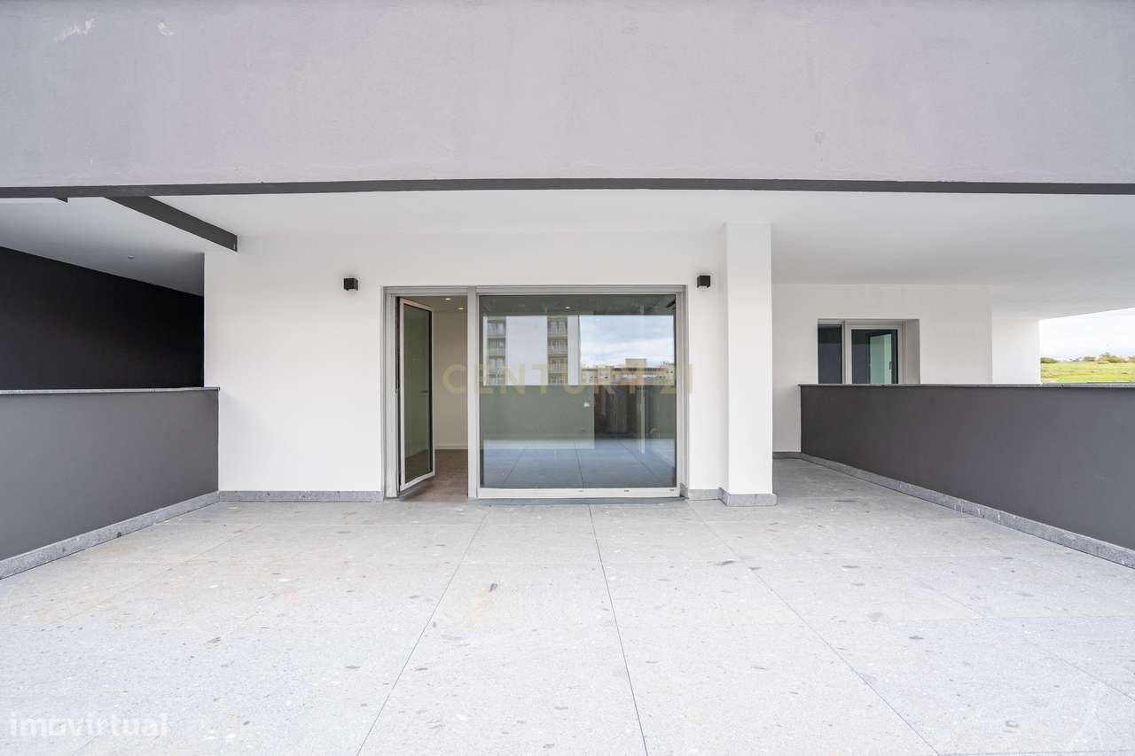 T1 Novo a Estrear com Terraço de 200m² | Ollea Village | Garagem-21