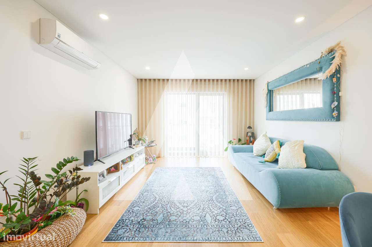 Apartamento T2 semi-novo com garagem no centro da cidade  de  Aveiro! - Grande imagem: 2/24