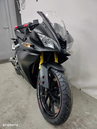 Yamaha YZF - 3