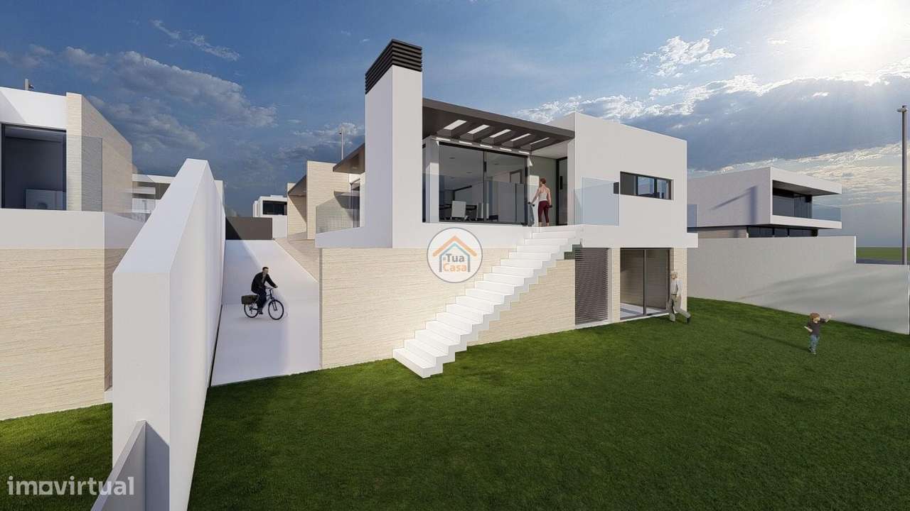 Moradia T3 com Piscina na Granja – Três Suítes, Eficiência e Confor - Grande imagem: 3/7