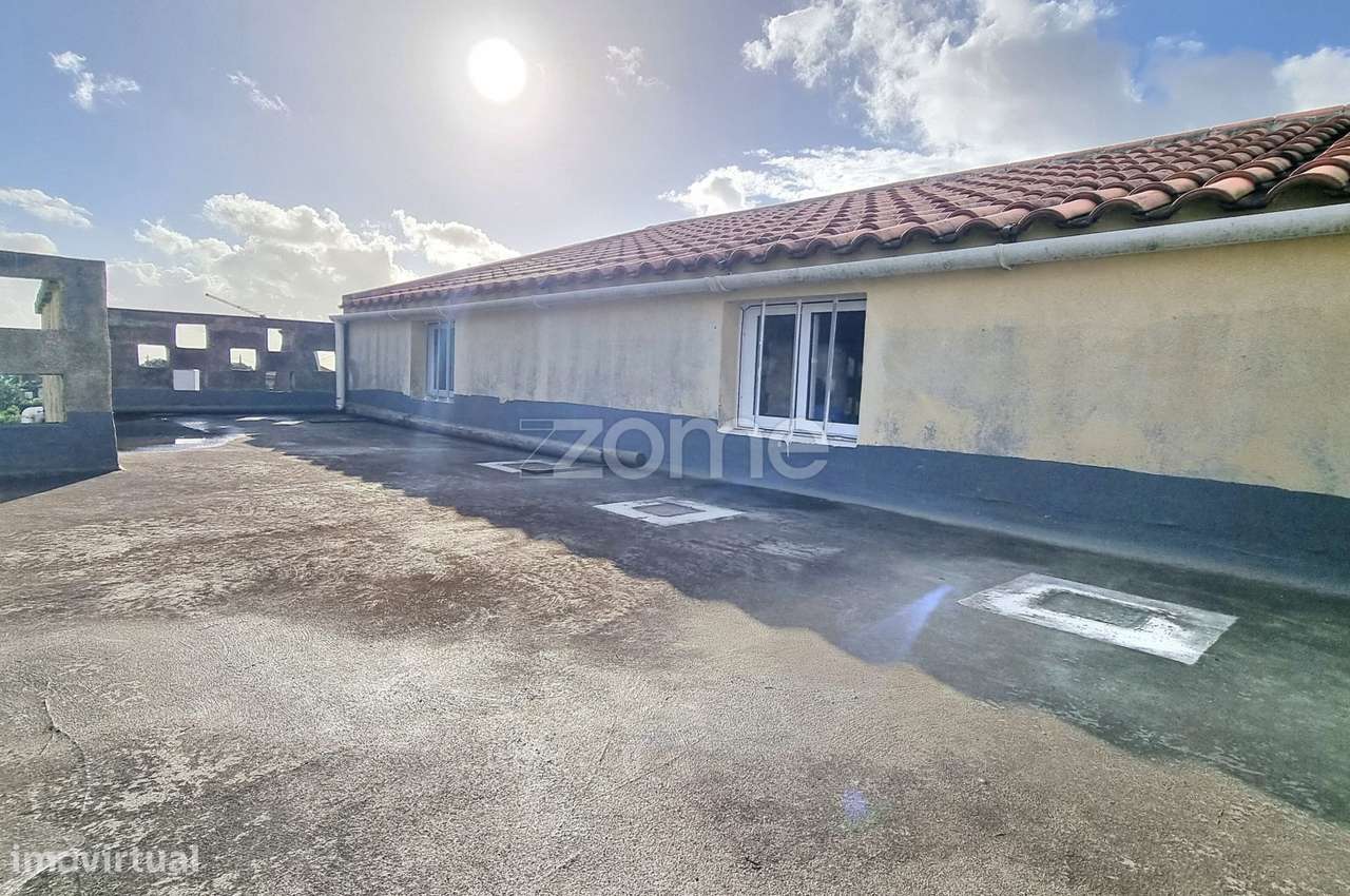 Moradia T3 com Terraço Vista Serra e Mar – Cabouco, Lagoa-26