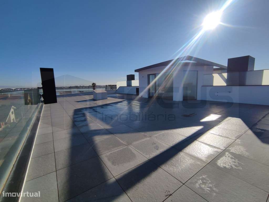 Apartamento T3 com terraço vista mar (IMÓVEL ÚNICO!!!) - Praia da C... - Grande imagem: 1/46