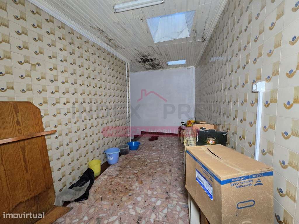 Prédio com varias frações Autónomas - Venda Judicial - Guarda-47