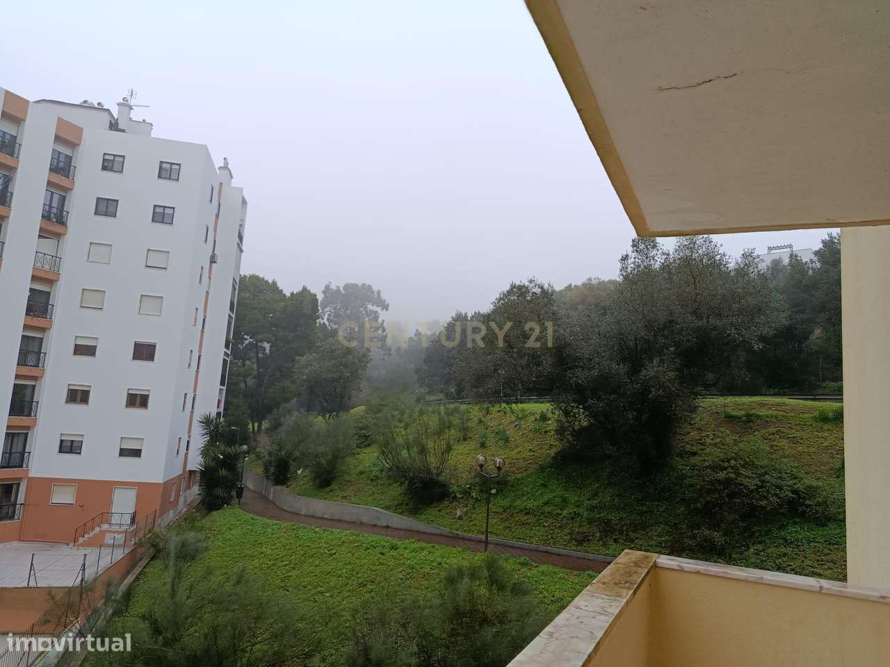 Apartamento Renovado T3 em Oeiras com Vista para a Cidade - Grande imagem: 2/19