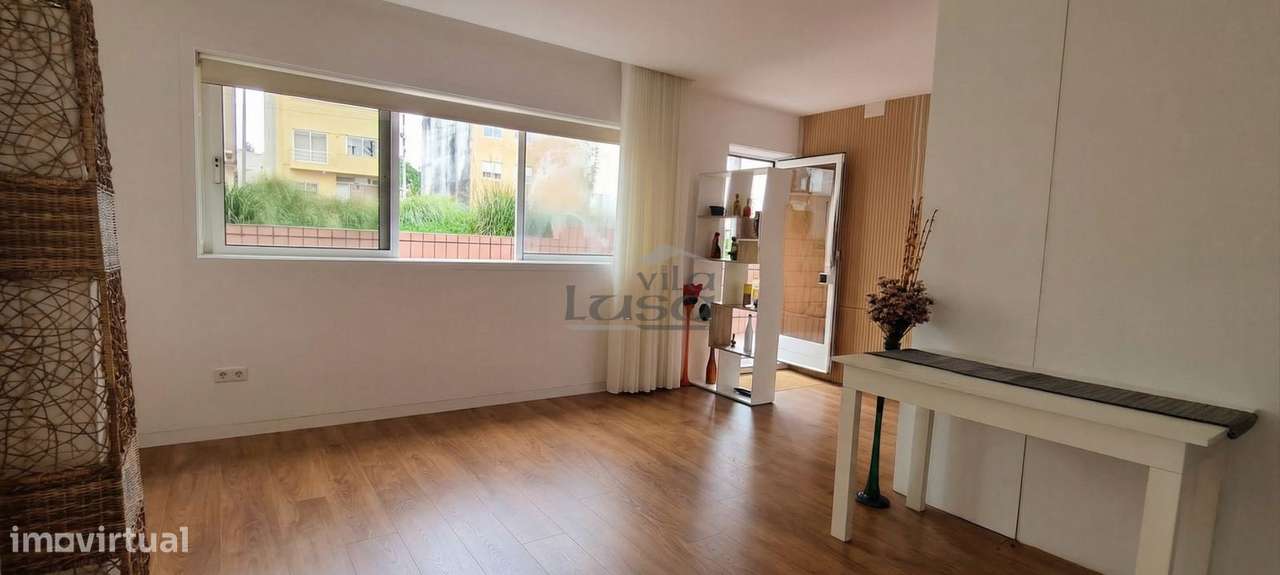 T0 Totalmente Remodelado com Terraço Privativo em Pedroso | Como Novo-6