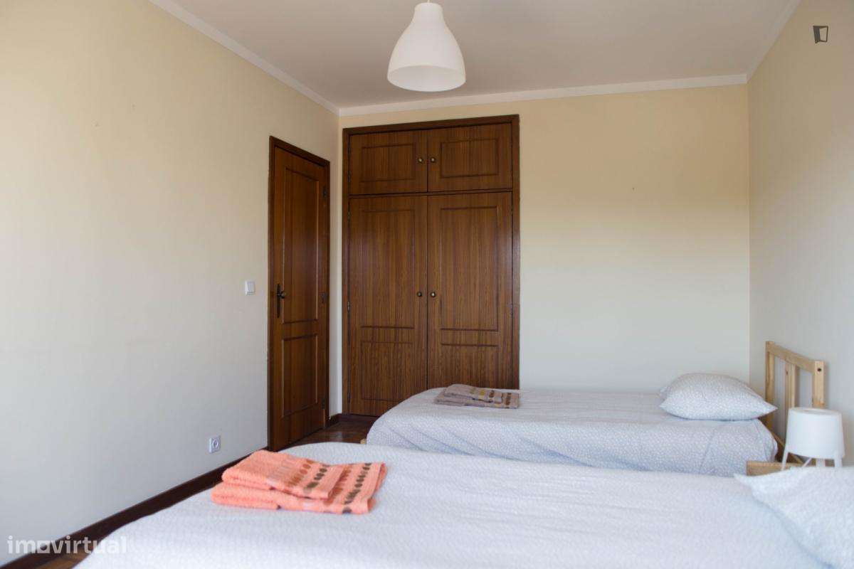 Quarto - localizado em Paranhos Porto - Grande imagem: 5/10