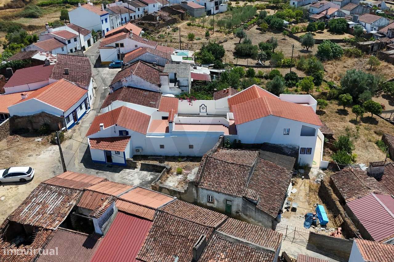 Ruína para Renovação com Projeto A/B, Lote 250 m2, 90 m2 + Anexo 30 m2 - Grande imagem: 4/16