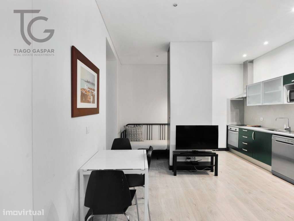 Prédio com 7 Unidades de AL e Loja em Lisboa-22