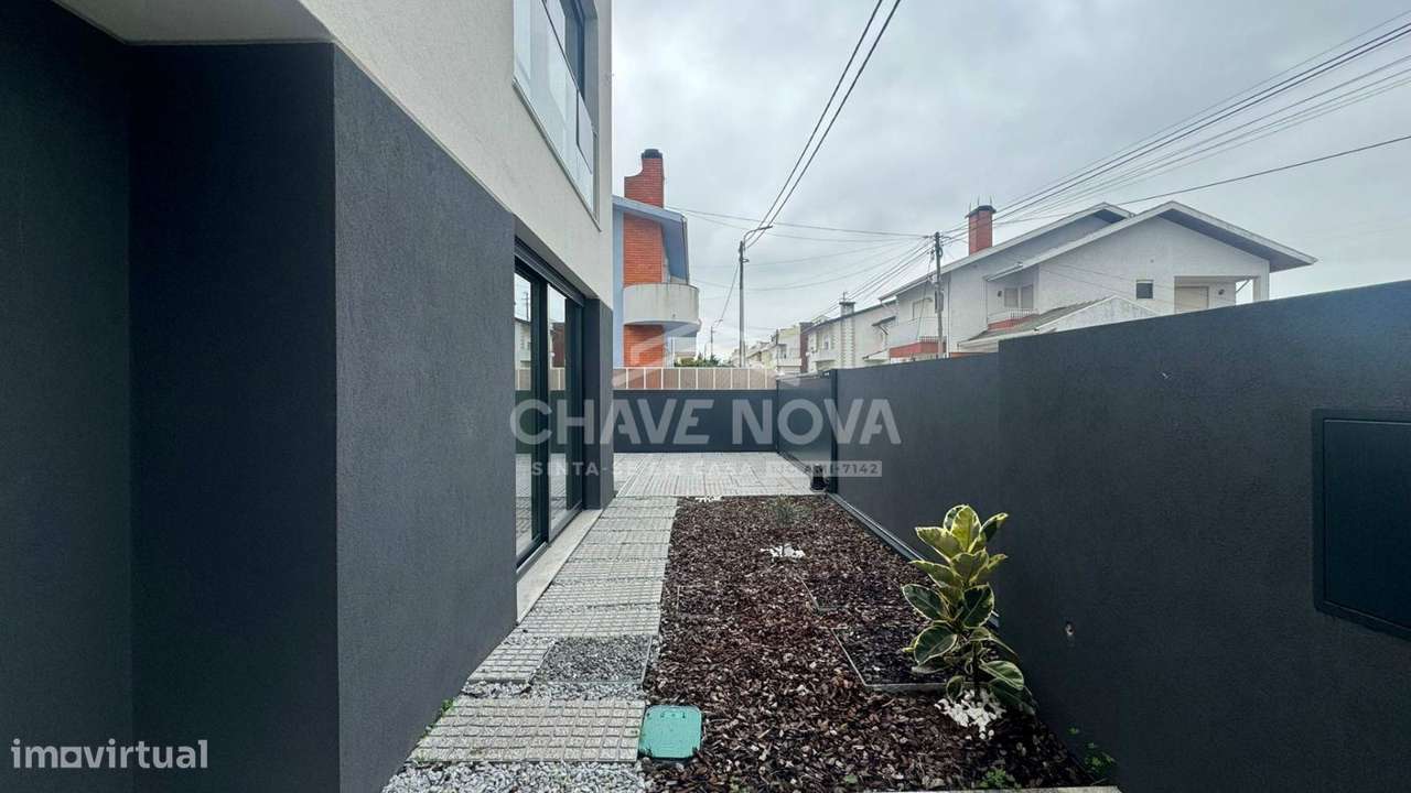 Moradia T4 em fase final de acabamentos — Serzedo, Vila Nova de Gaia - Grande imagem: 5/19