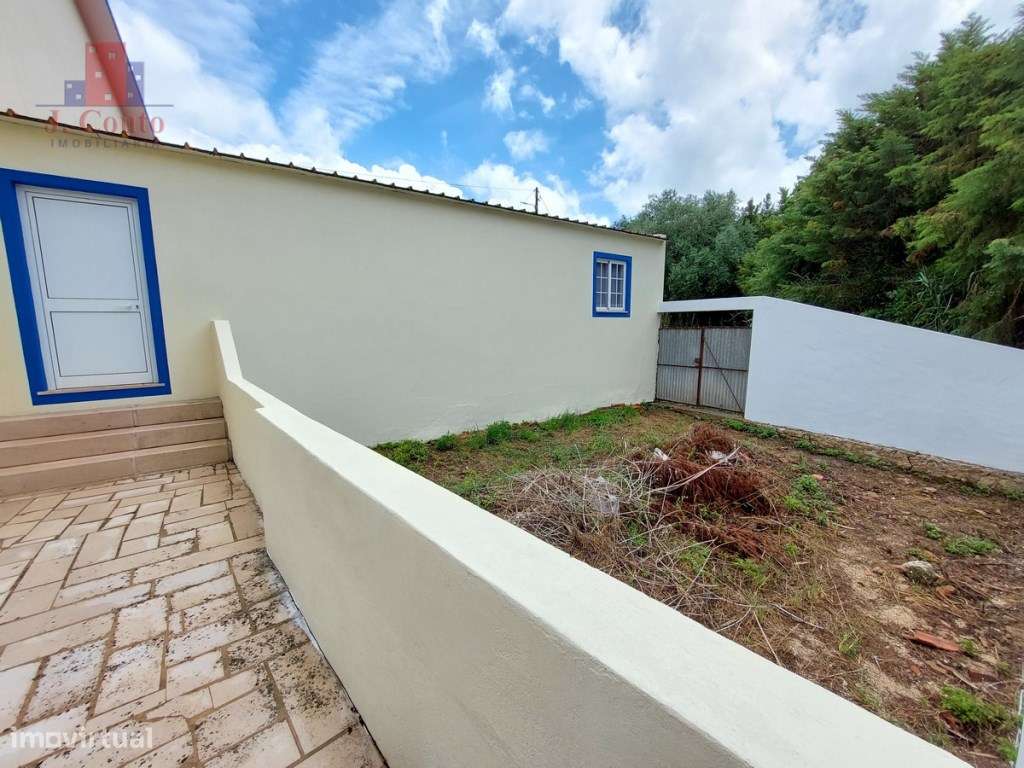 Quintinha com 14.000m2 de terreno com mina de água e árvores de fruto.-11