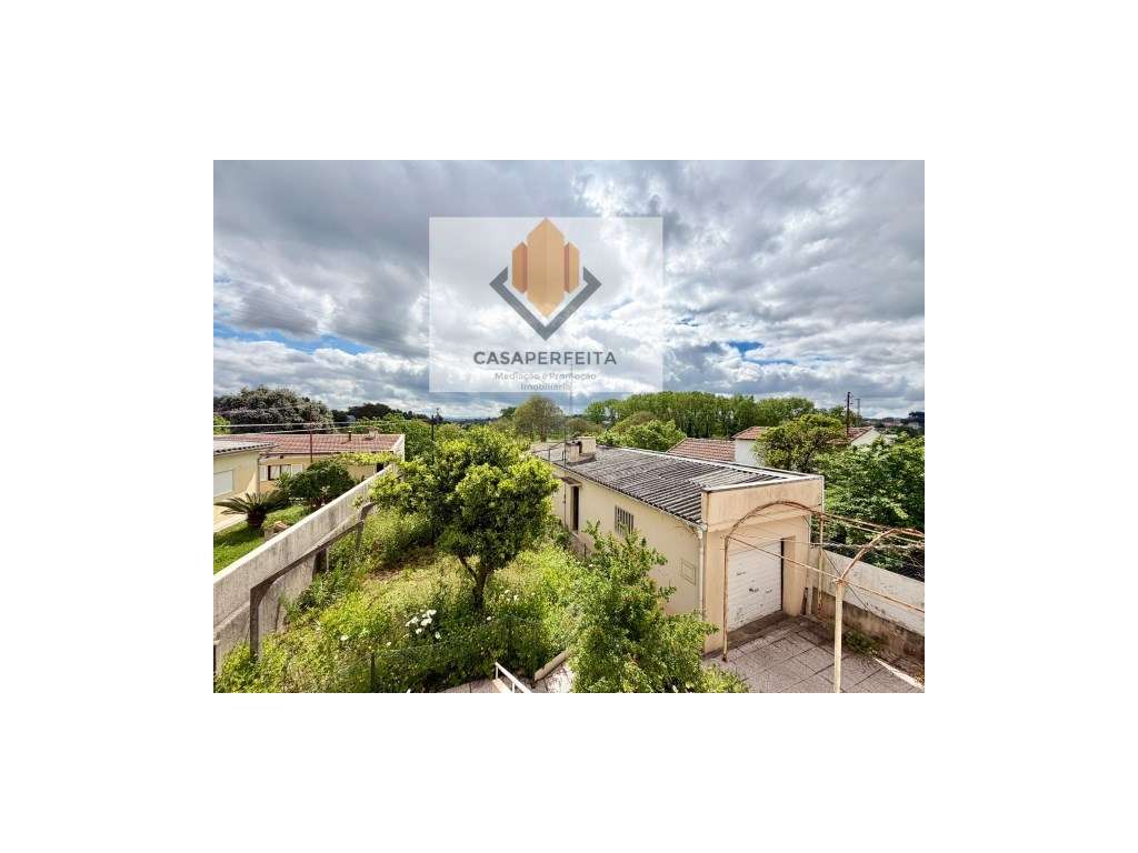 Andar Moradia T3 com Terreno - Avintes-8