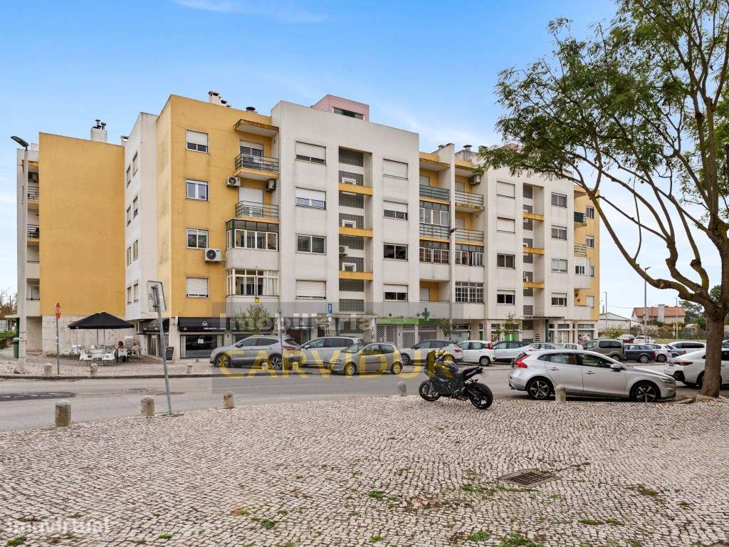 Barreiro/Vila Chã T2 com arrecadação e elevador-23