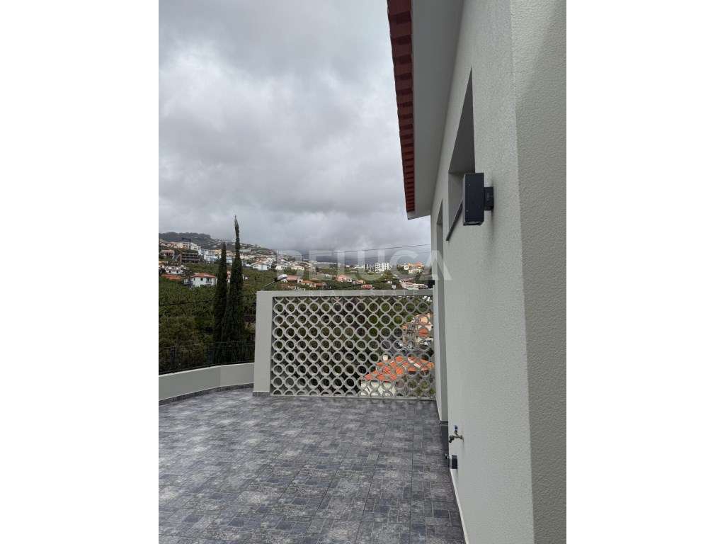 MORADIA T3 || CÂMARA DE LOBOS-45