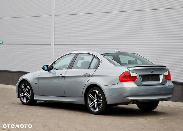 BMW Seria 3 325i - 10