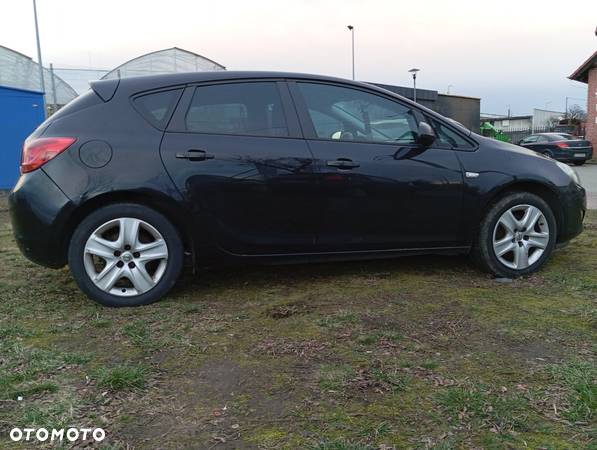 Opel Astra IV 2.0 CDTI Enjoy - 10