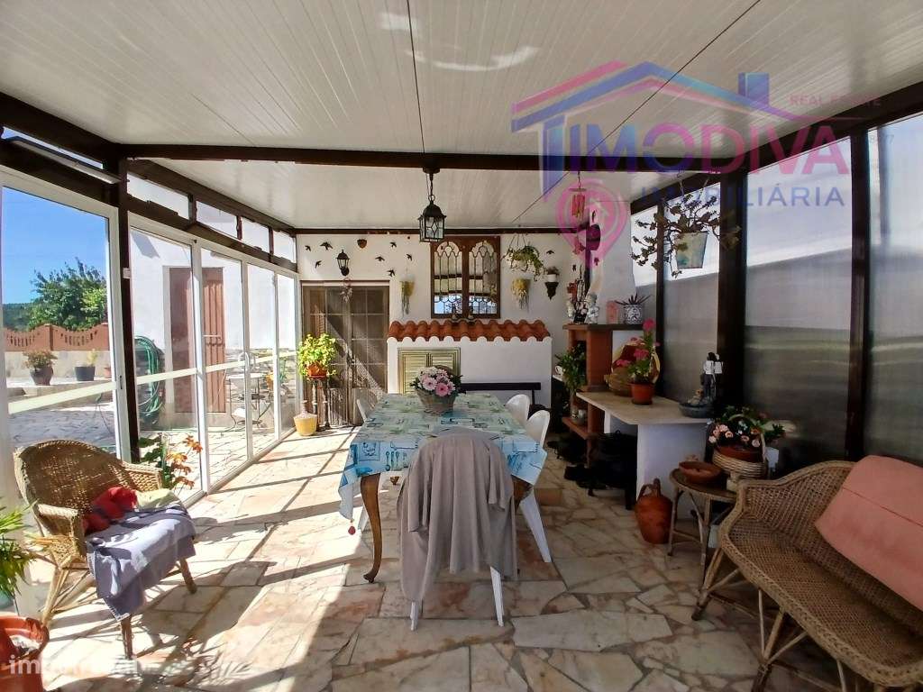 Moradia térrea T4, com churrasqueira e jardim em Arega-39
