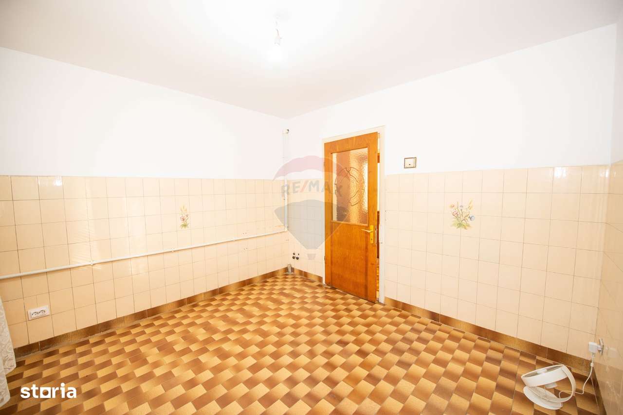Casa Vila cu 7 camere de vanzare 250 mpu, 200 mp teren,  Buzau-11