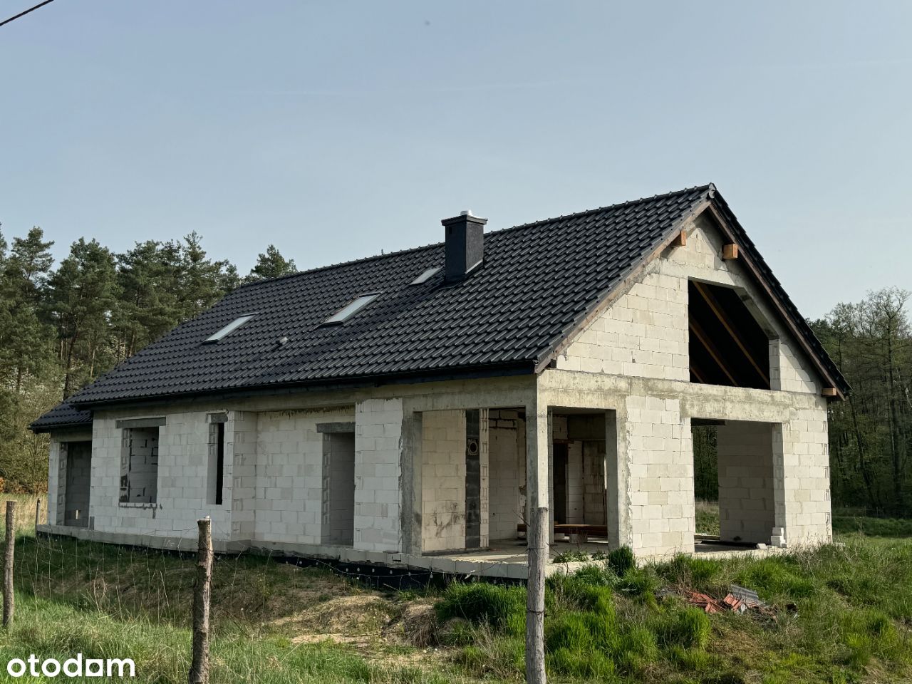 Dom w spokojnej okolicy lasu m. Zalesie