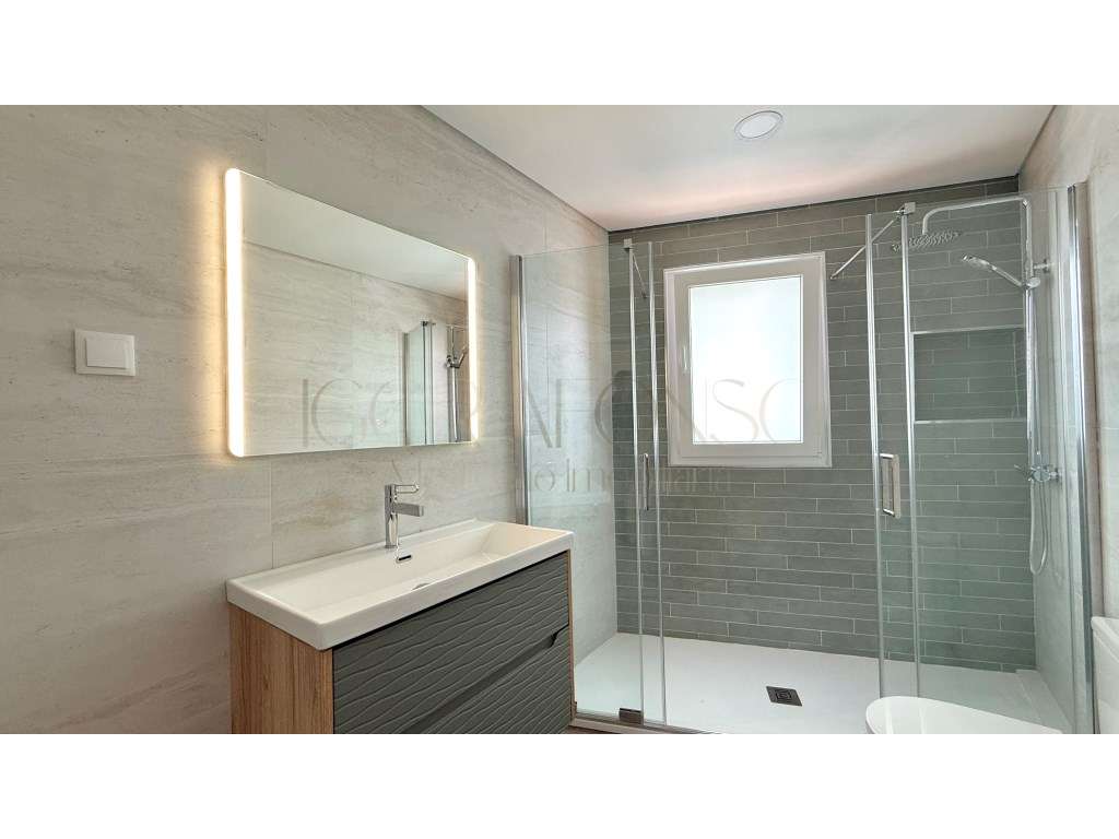 Excelente Apartamento T2 localizado na Zona Central de Azeitão-14
