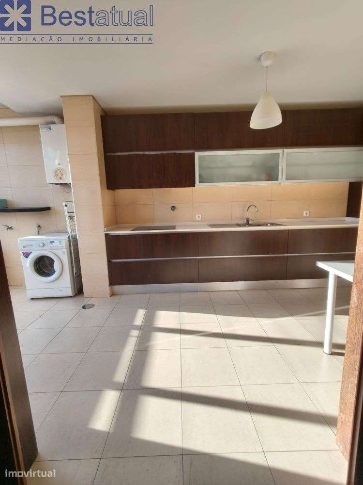 T4 com 186 m2 + Terraço com 186 m2 - Junto ao Centro-12