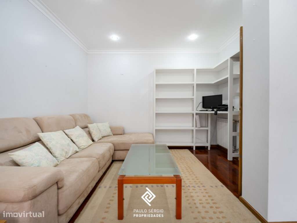 Arrenda-se T3 com varandas, arrumos e garagem no coração de Espinho. - Grande imagem: 5/17