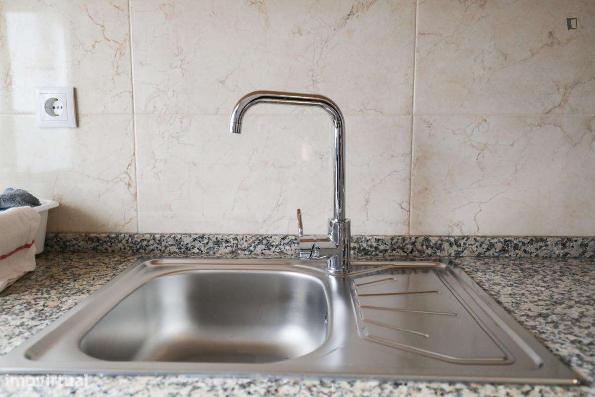 Quarto - localizado em Olaias Lisbon - Grande imagem: 5/39