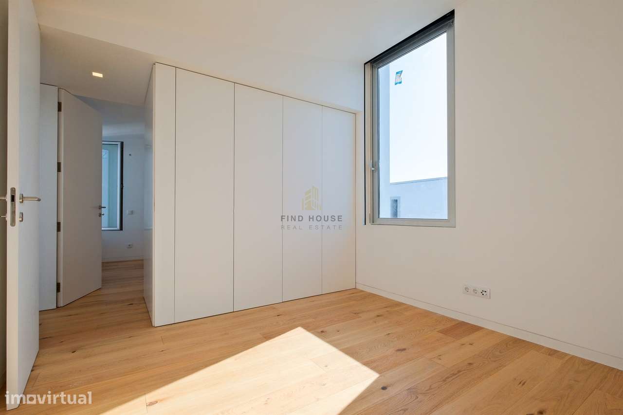 Moradia Isolada T4 com jardim e Garagem Box em Tires, São Domingos de-28