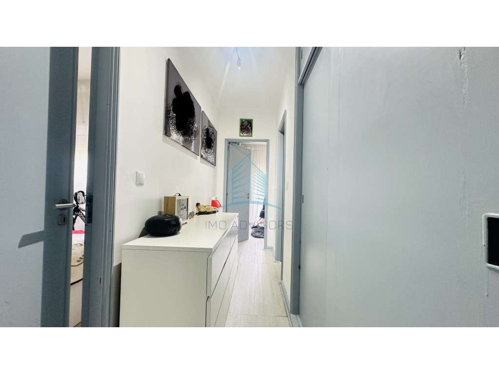 Excelente T2 com Lugar de Garagem e elevador em S. Cosme-5