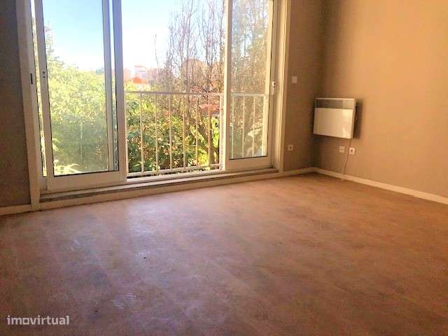 Moradia p/ reabilitar na Foz com jardim - Grande imagem: 5/21