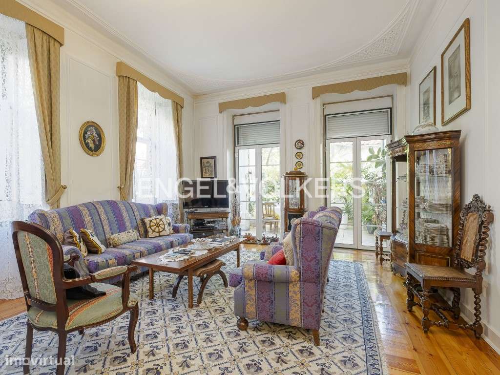 Apartamento com pátio privativo perto da Praça das Flores - Grande imagem: 3/34