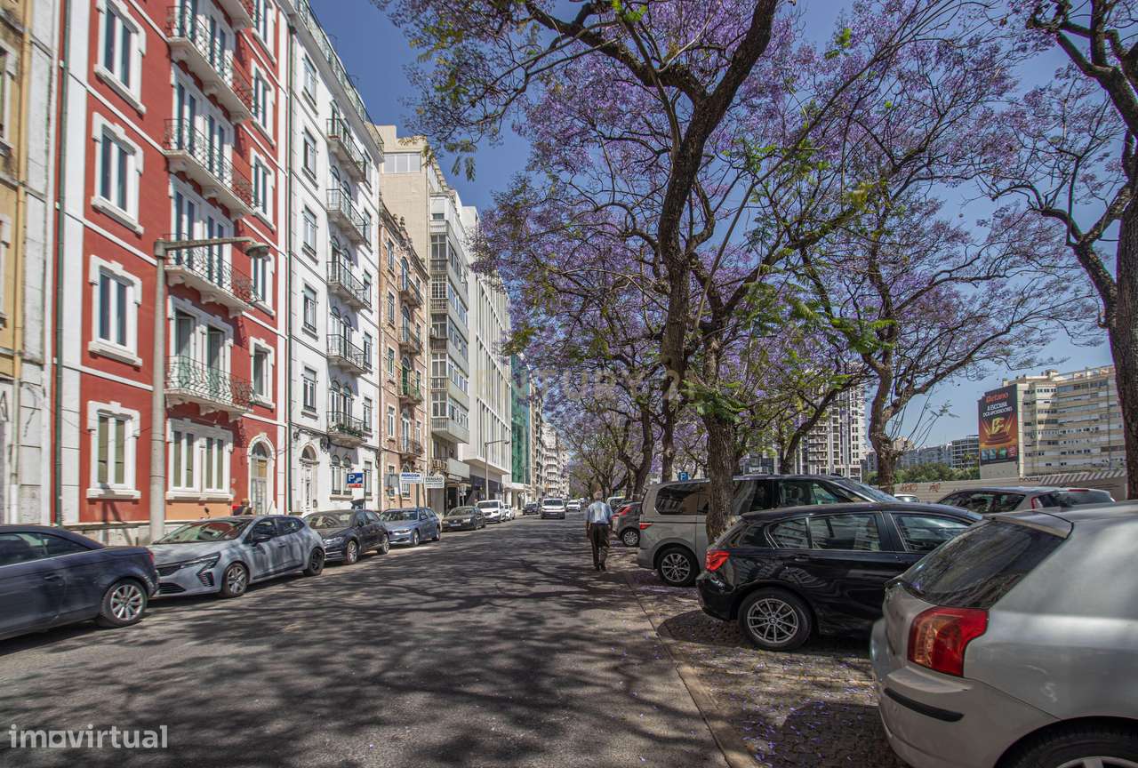 Apartamento T4 +1 com 272 m2 Vista Panorâmica em Lisboa e 3 Lugares de-45