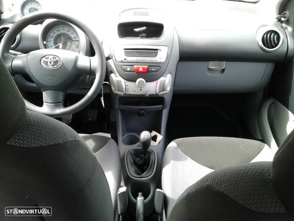 Toyota Aygo 1.0 + AC - 5